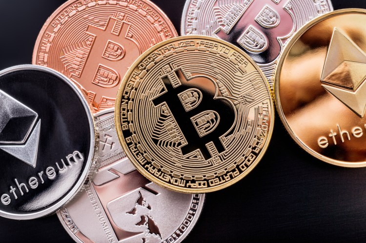 Altcoins Takeover Incoming? These On-Chain Metrics Signal An Imminent Market Shift